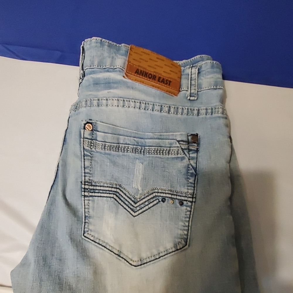 Jeans - Picture 2 of 3